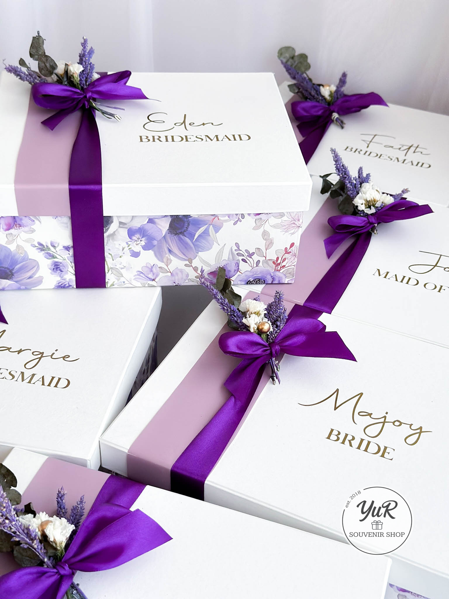 Lavvy (Floral printed box)