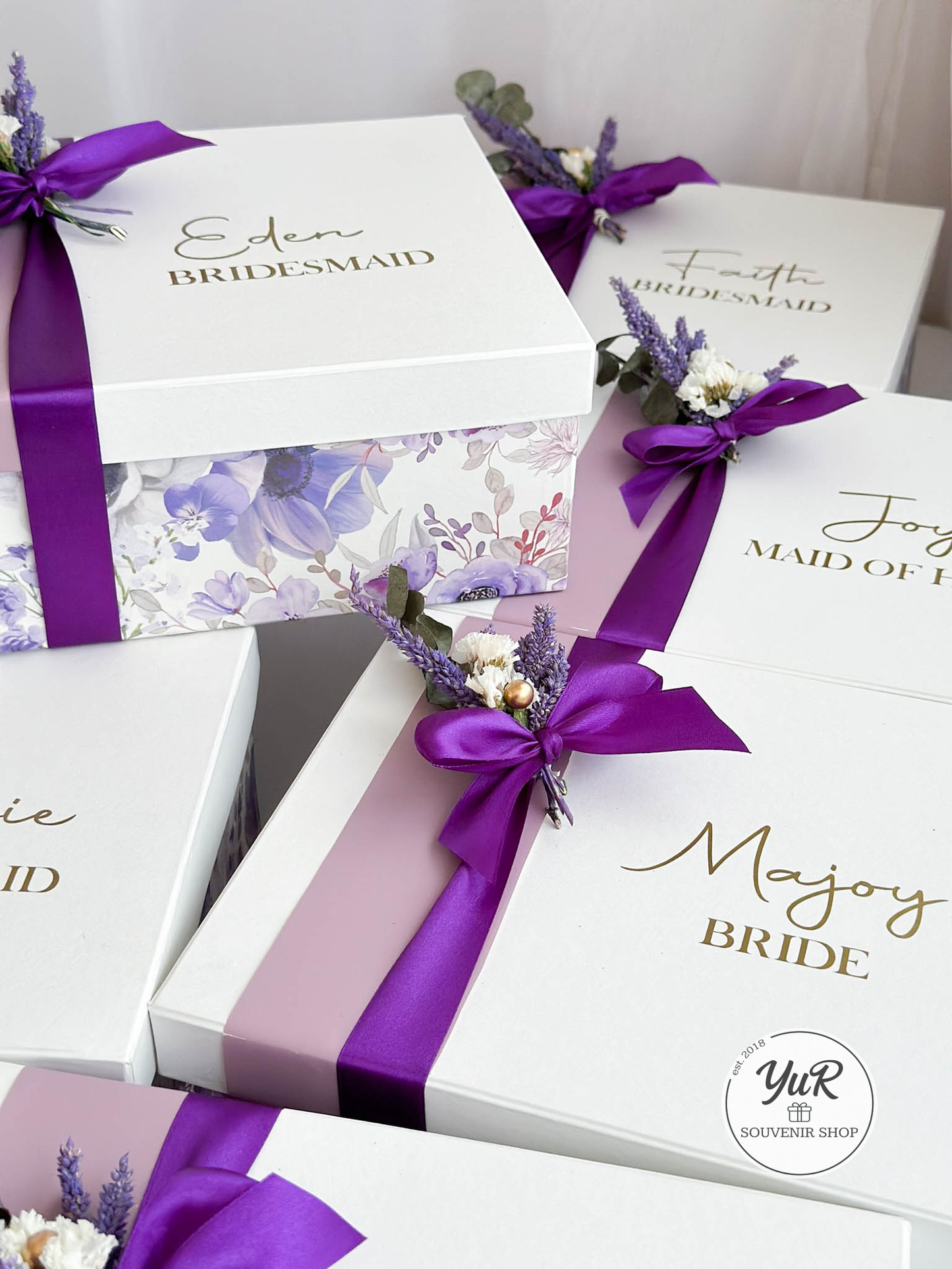 Lavvy (Floral printed box)
