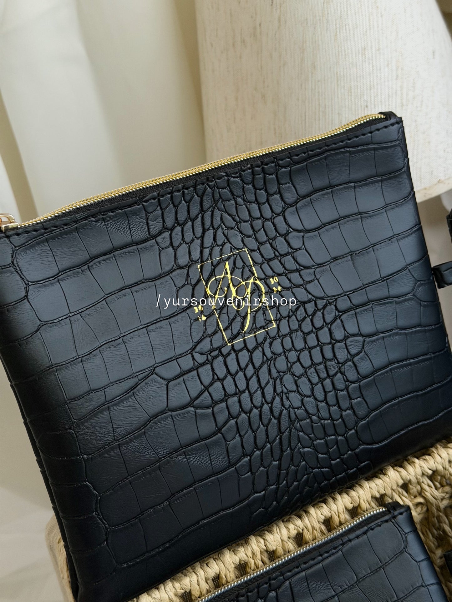 Leather Pouch (Croco) FLAT