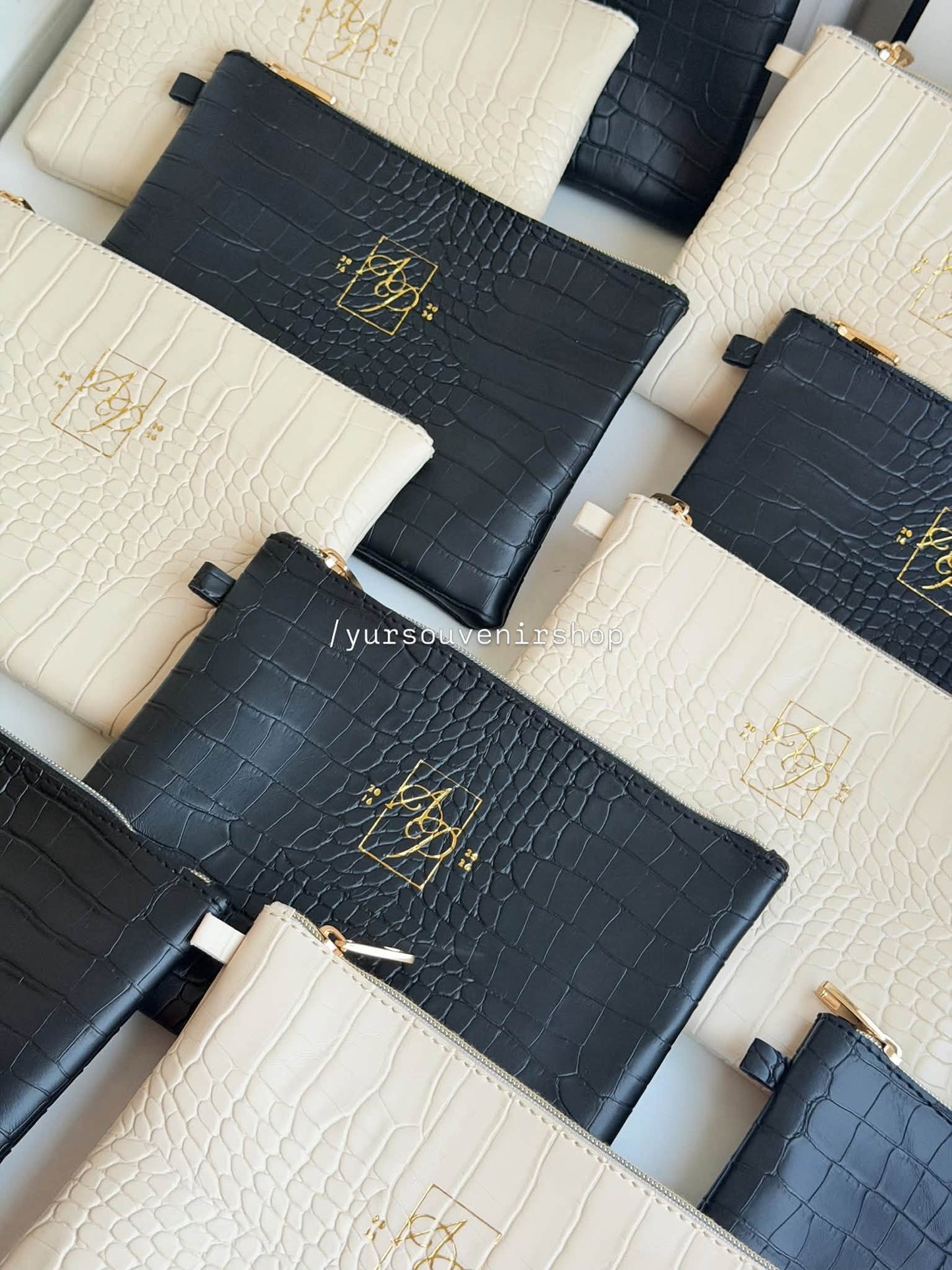 Leather Pouch (Croco) FLAT
