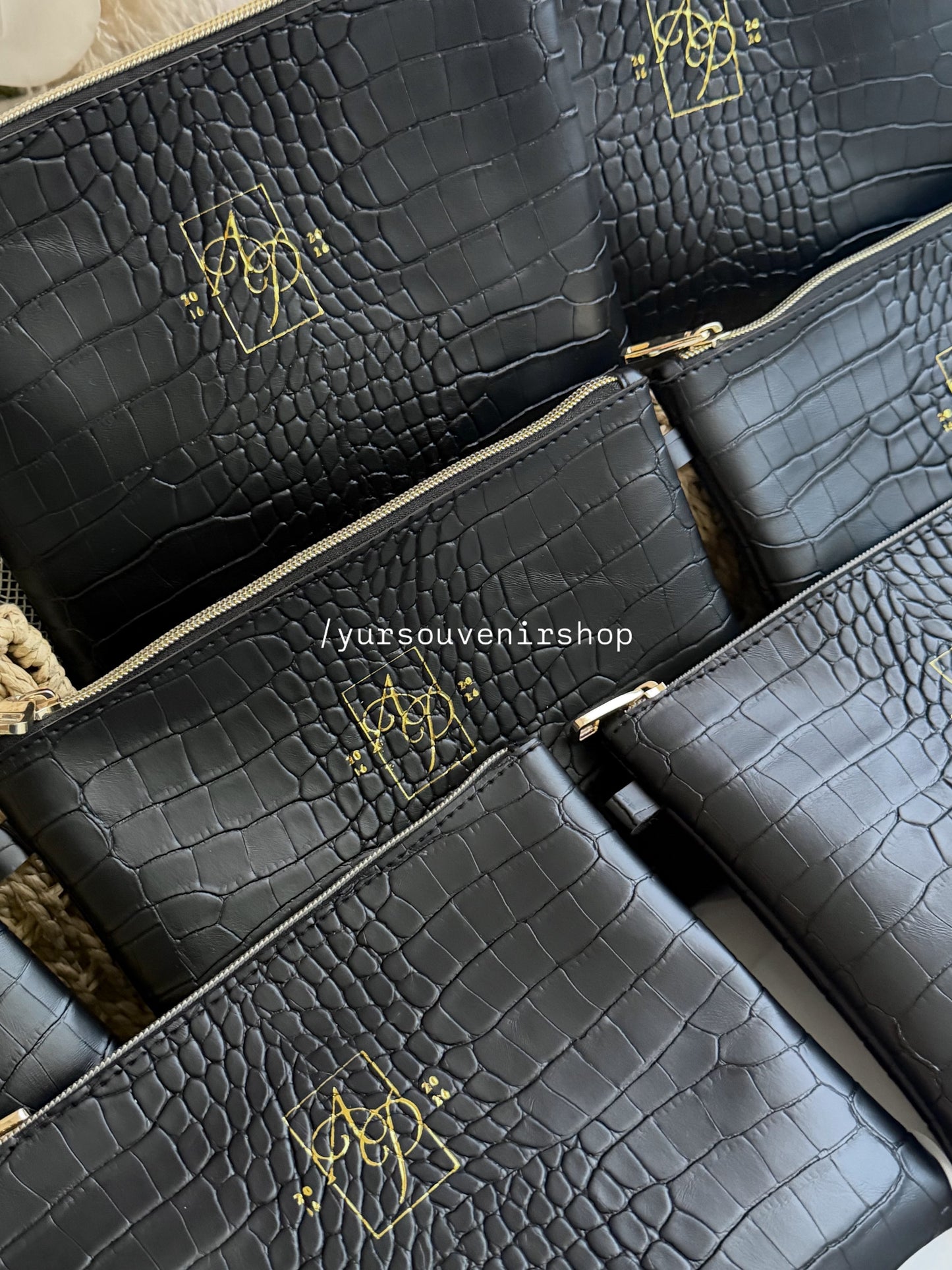 Leather Pouch (Croco) FLAT