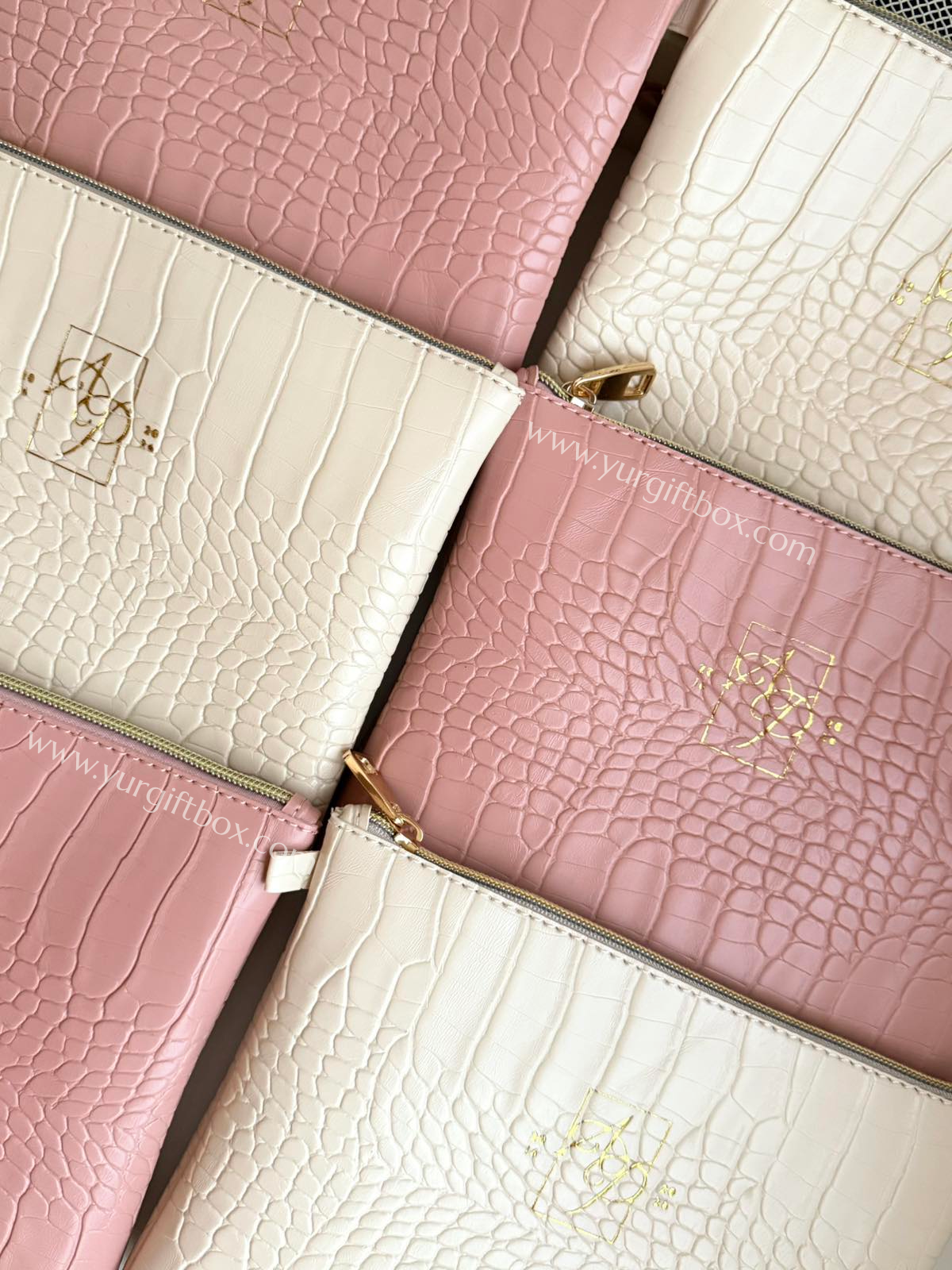 Leather Pouch (Croco) FLAT