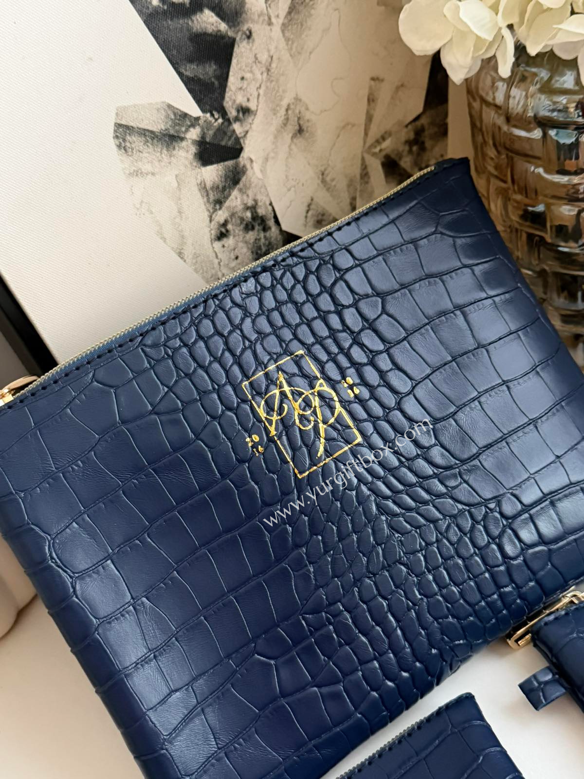 Leather Pouch (Croco) FLAT