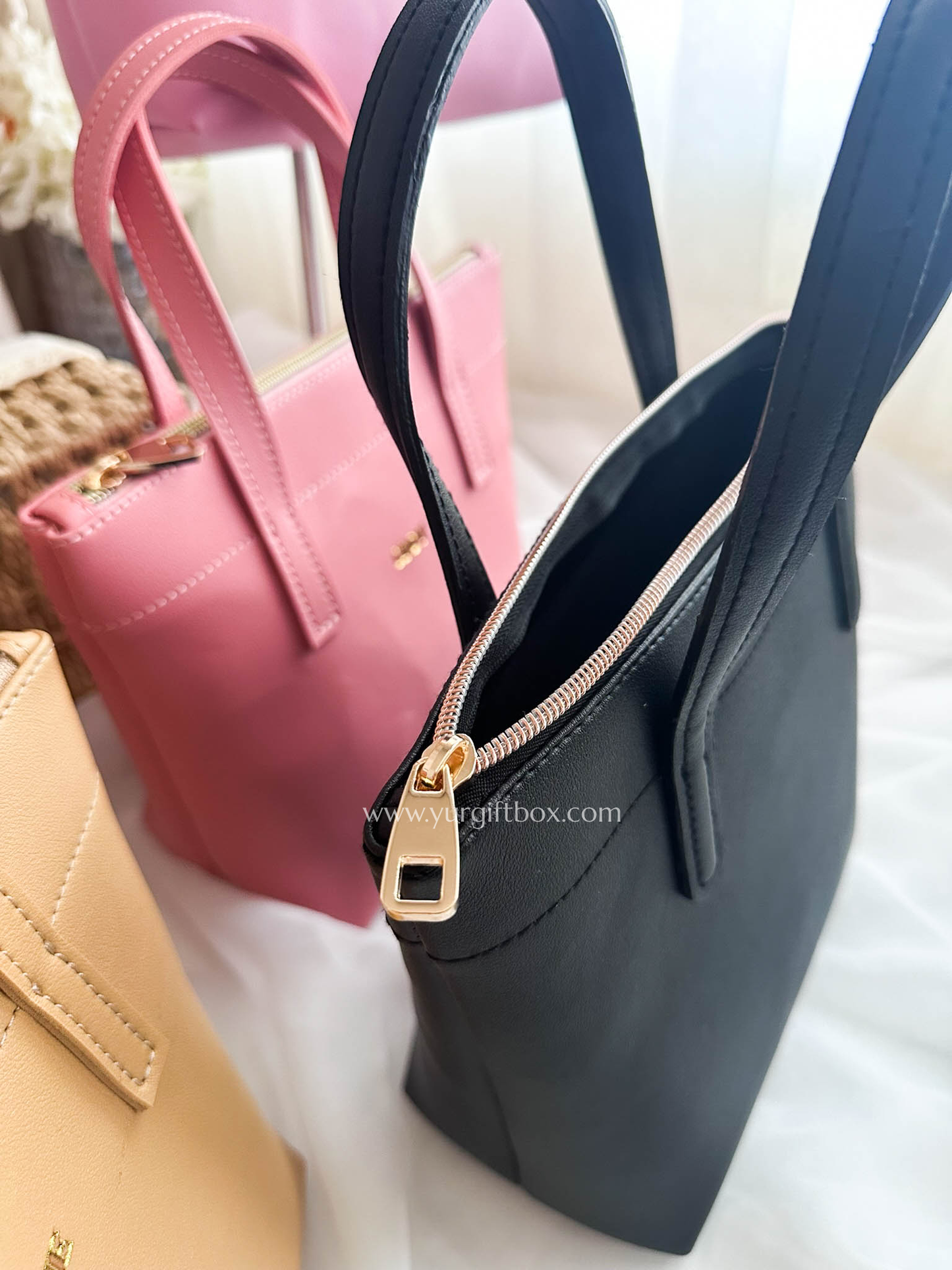 Hand Bag (leather)