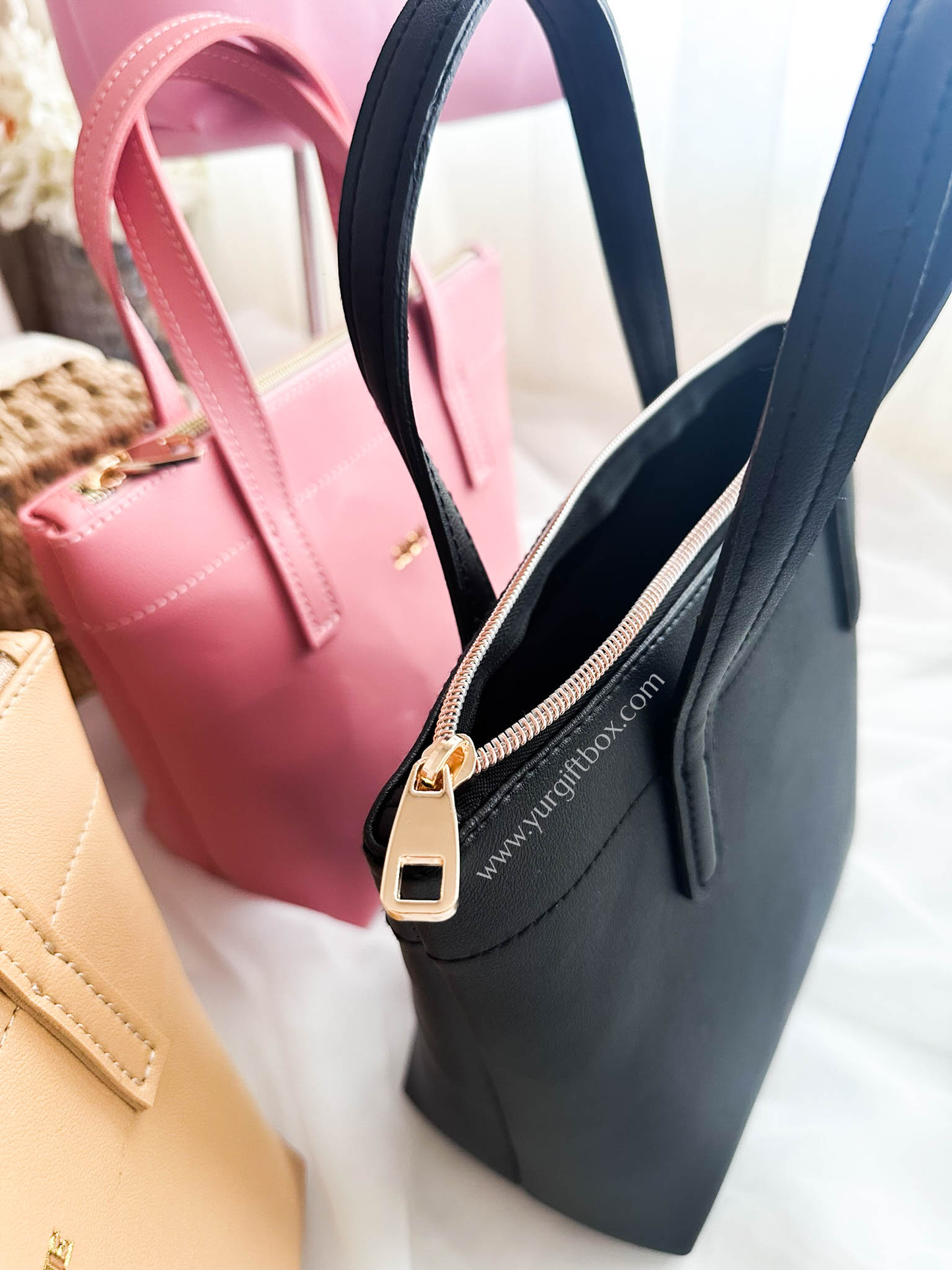 Hand Bag (leather)