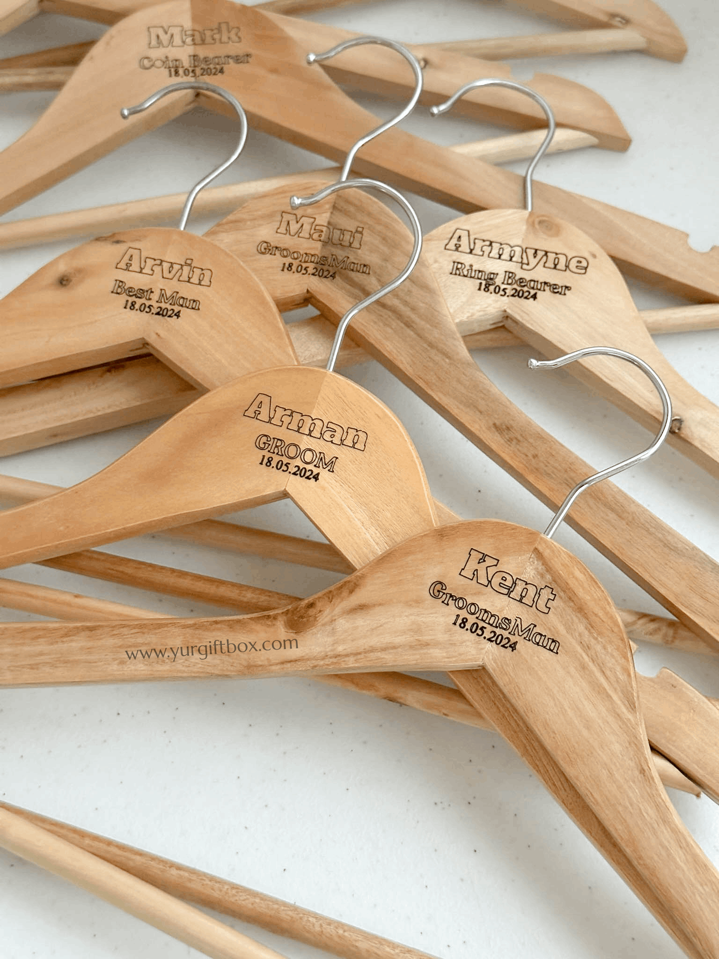 Wooden hanger (Men)