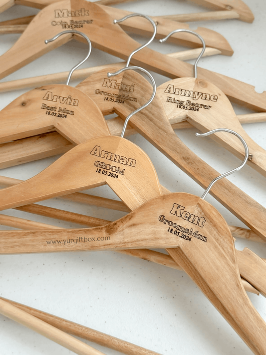 Wooden hanger (Men)