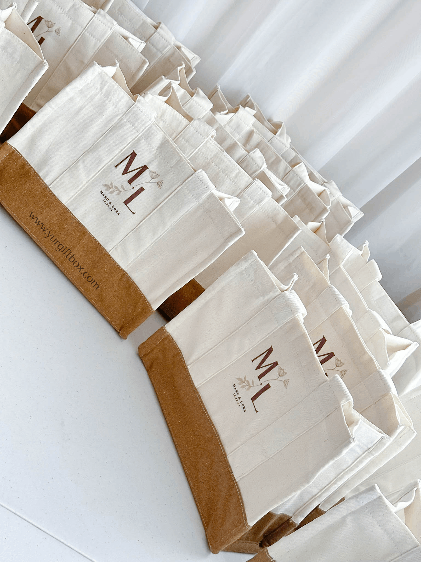 Hand bag w/ printed strap (wedding)